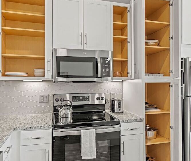 דירת חדר פרמיום, Placemakr Downtown Austin