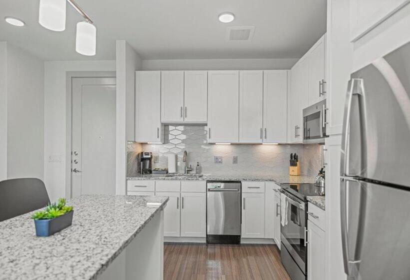 דירת חדר, Placemakr Downtown Austin