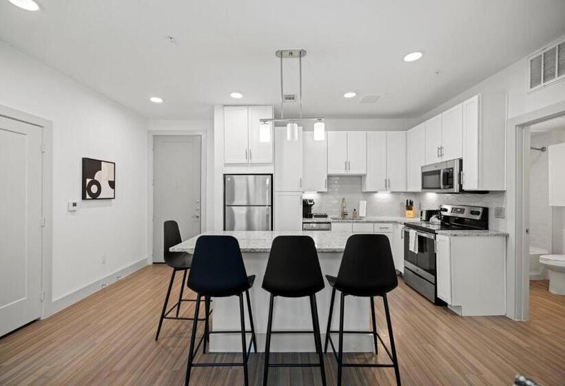 דירת דלוקס 2 חדרי שינה, Placemakr Downtown Austin