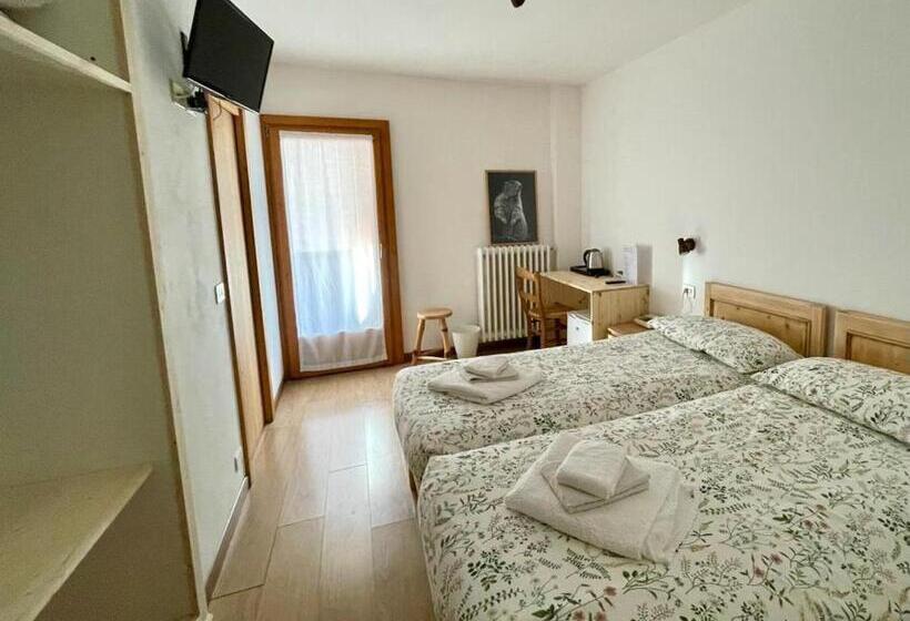 스탠다드 발코니 룸, Ambassador Rooms In Bormio, Solo Camera Senza Colazione