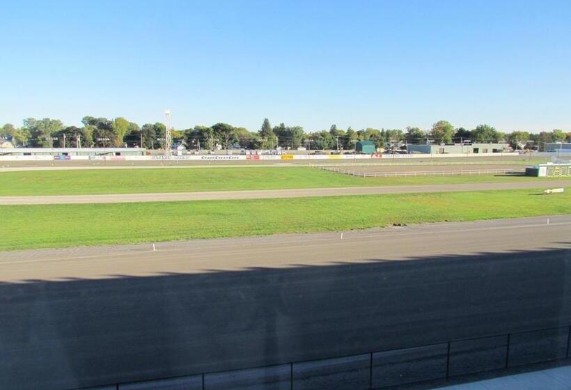 Люкс Кровать Кинг, At Batavia Downs