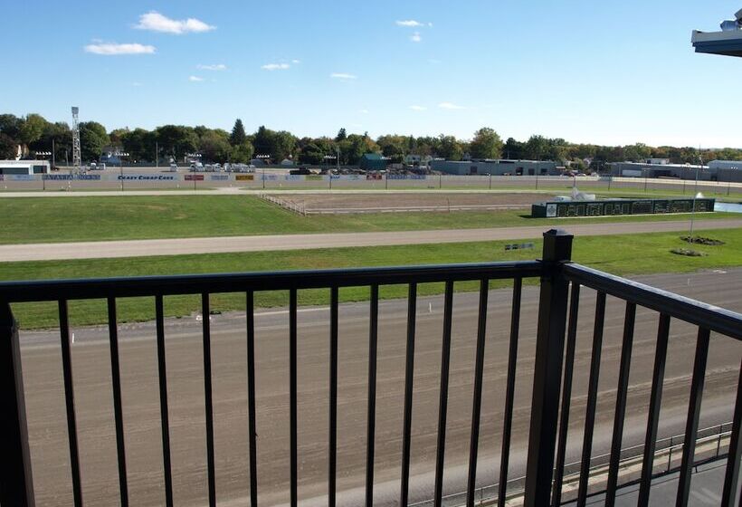 Люкс Адаптированный для Инвалидов, At Batavia Downs