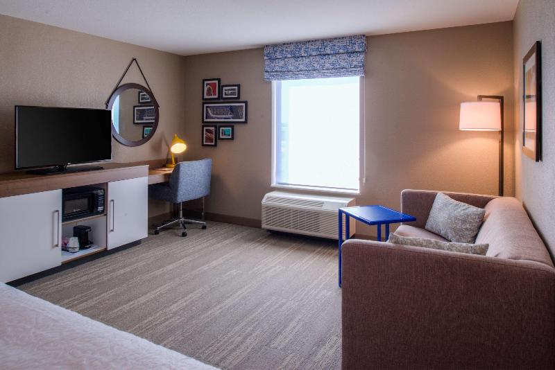 带大床的标准间, Hampton Inn & Suites Wixom