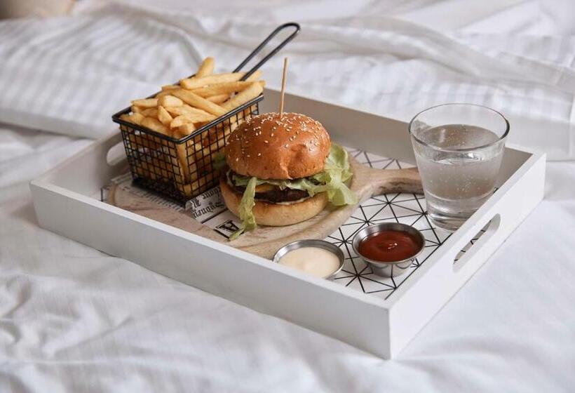 Трехместный Номер Deluxe, Atura Dandenong