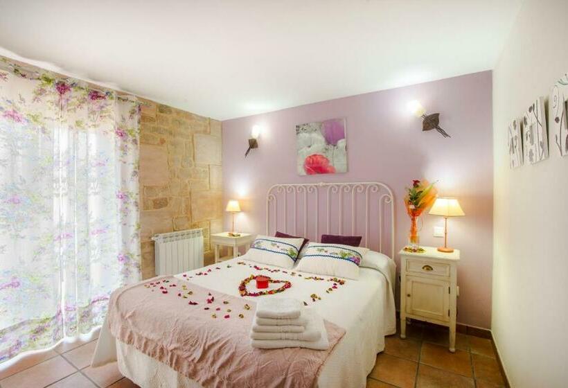 スタンダードルーム, Posada Las Tres Mentiras De Santillana Del Mar