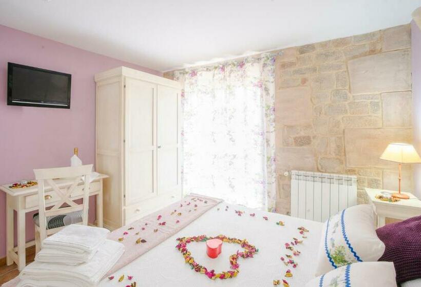 スタンダードルーム, Posada Las Tres Mentiras De Santillana Del Mar