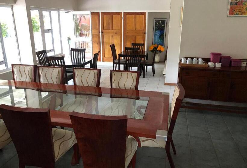 Номер Superior, The Solomon Guest House