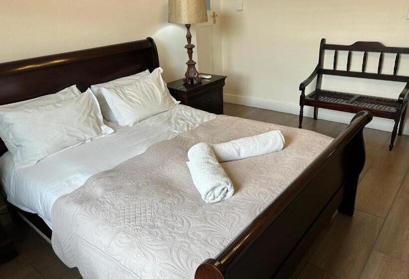 اتاق استاندارد, The Solomon Guest House