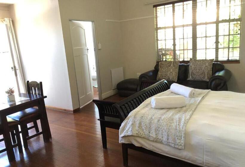 Номер Deluxe, The Solomon Guest House