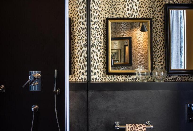 اتاق لوکس, Velona's Jungle Luxury Suites