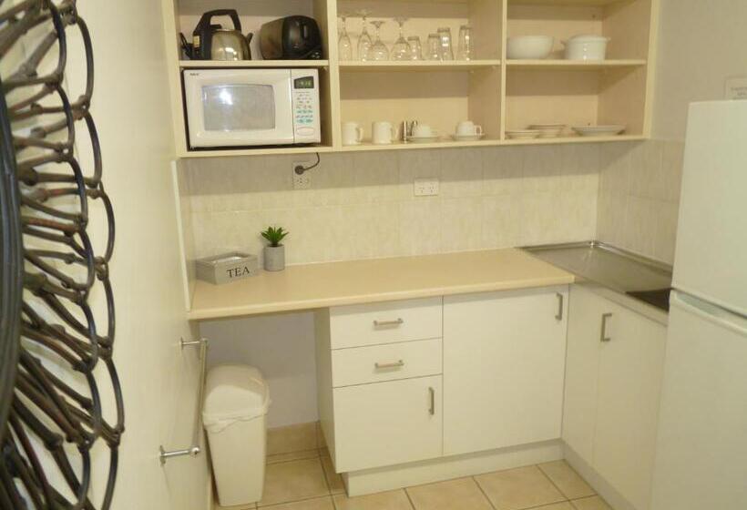 Студия Стандарт, Sunseeker Motel