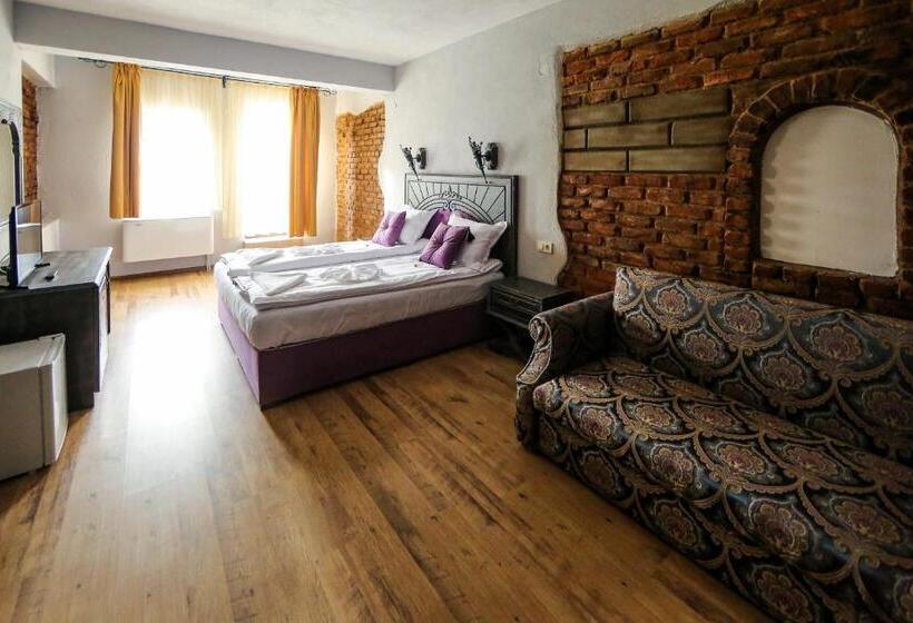 Номер Стандарт Вид на Сад, Royal Valentina Castle