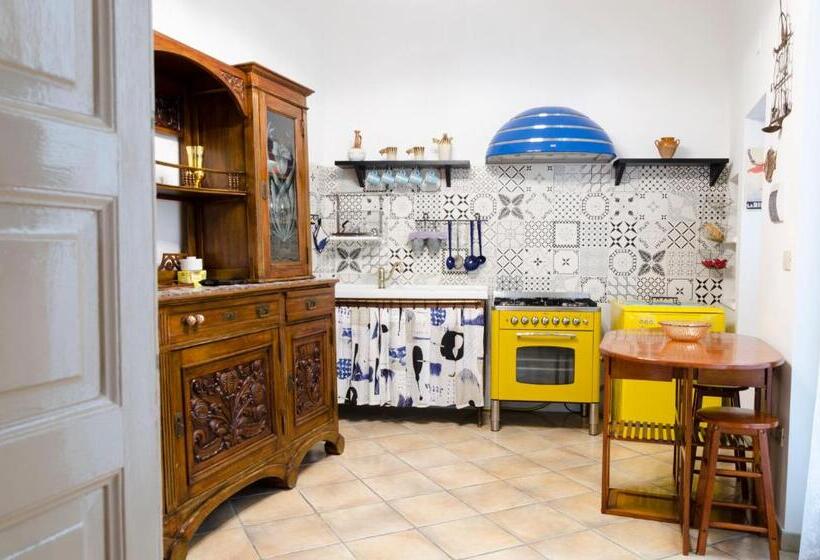 آپارتمان سلطنتی 1 خوابه, Maria Vittoria Charming Rooms And Apartments