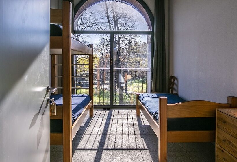 اتاق استاندارد سه تخته با سرویس بهداشتی مشترک, B&b E Ostello, Parco Di Monza, Cascina Costa Alta