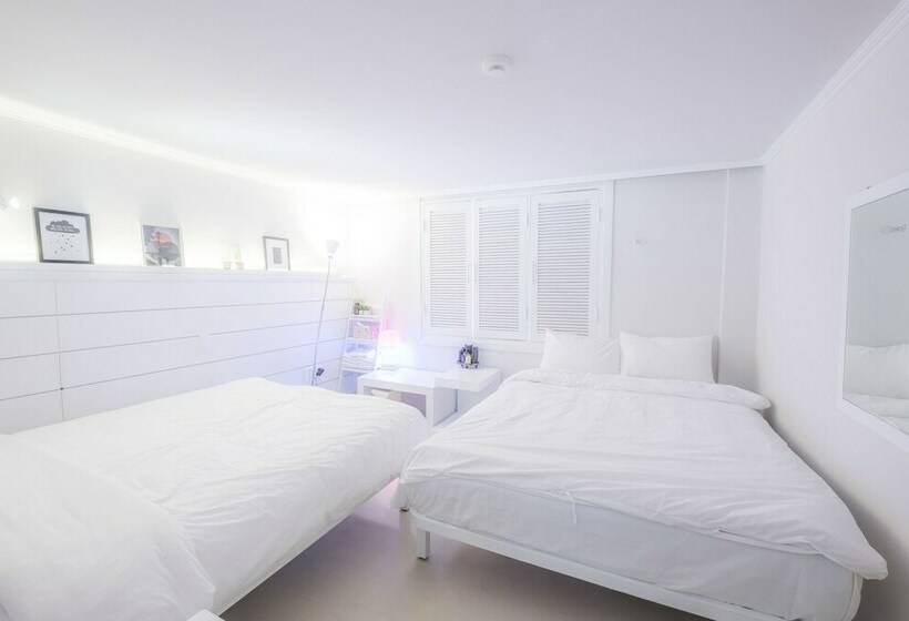Семейный Номер, Canvas Hostel