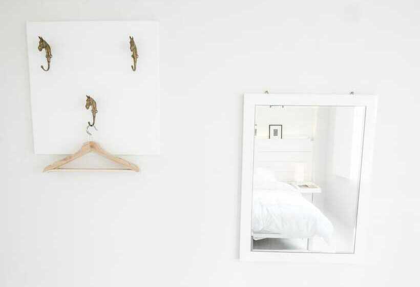 Семейный Номер, Canvas Hostel