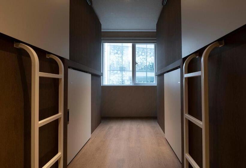 Кровать в Общей Комнате, Canvas Hostel