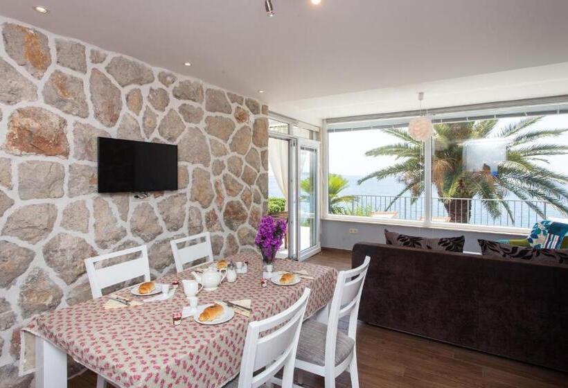 Апартаменты 1 Спальня с Террасой Вид на Море, Apartments Villa Mirjana