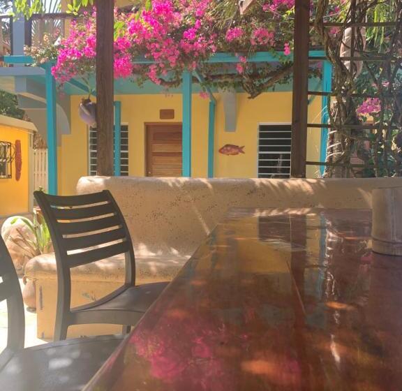 Номер Deluxe, All Seasons Belize