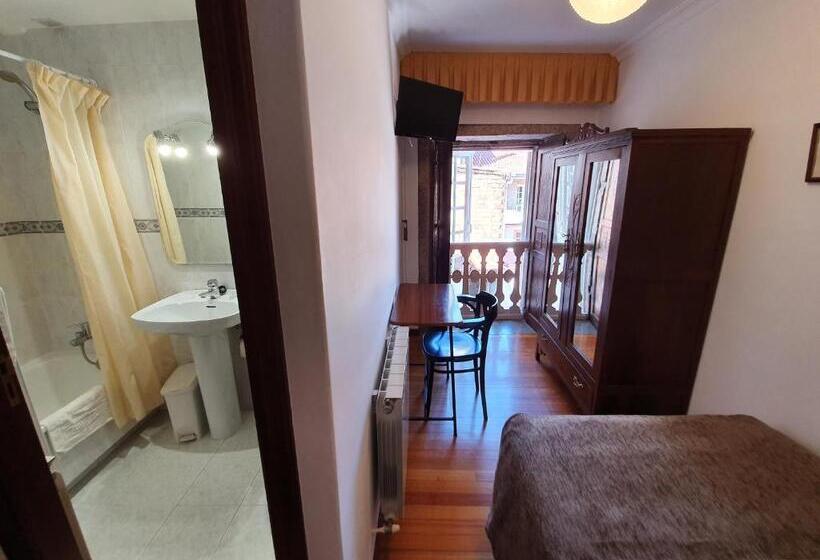 Quarto Estandar Individual, Hostal Giadás