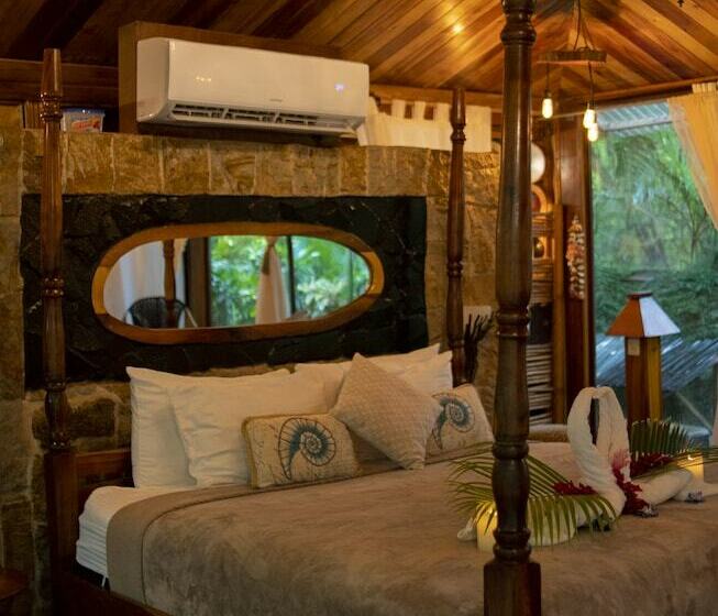 Бунгало Стандарт, Ocho Artisan Bungalows