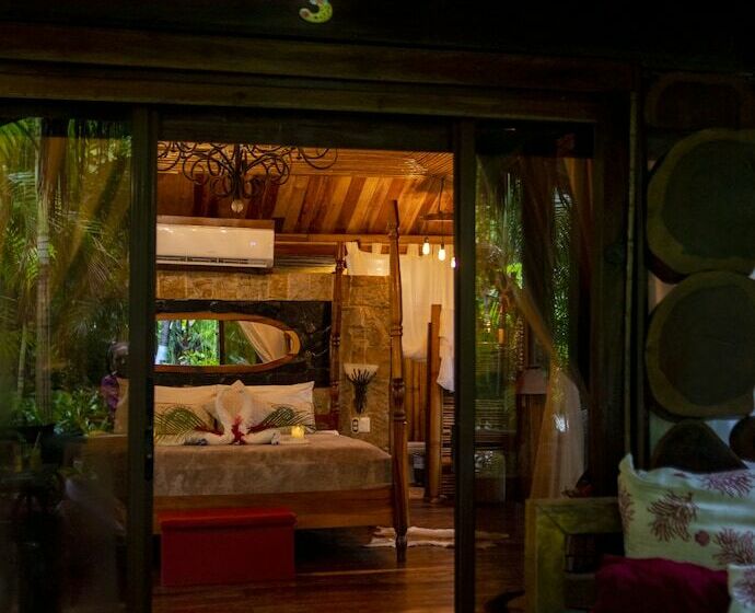 Бунгало Стандарт, Ocho Artisan Bungalows