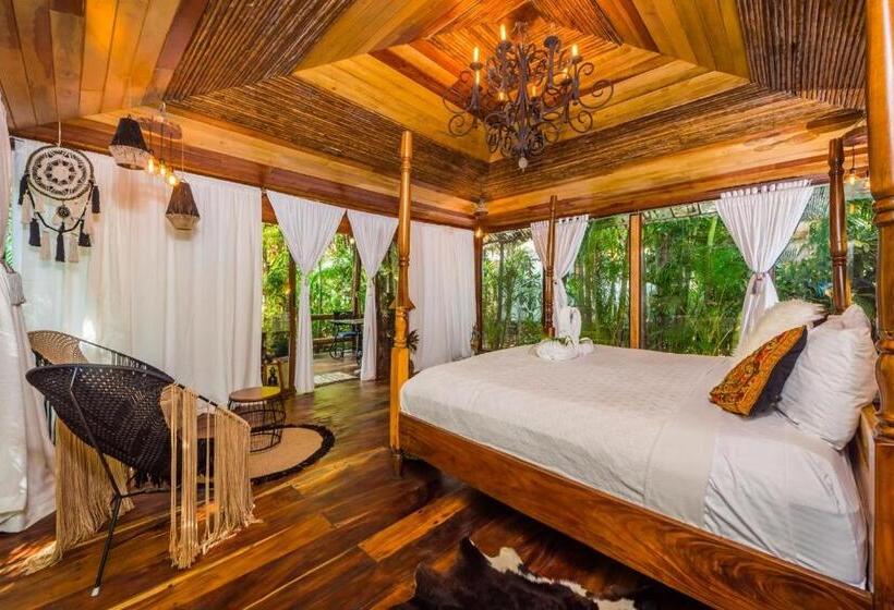 Бунгало Стандарт, Ocho Artisan Bungalows