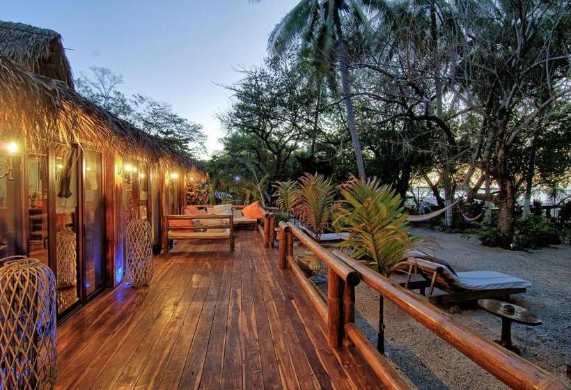 Вилла 3 Спальни, Ocho Artisan Bungalows