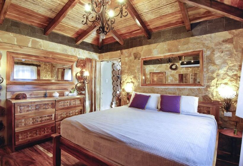 Вилла 3 Спальни, Ocho Artisan Bungalows