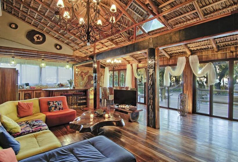 Вилла 3 Спальни, Ocho Artisan Bungalows