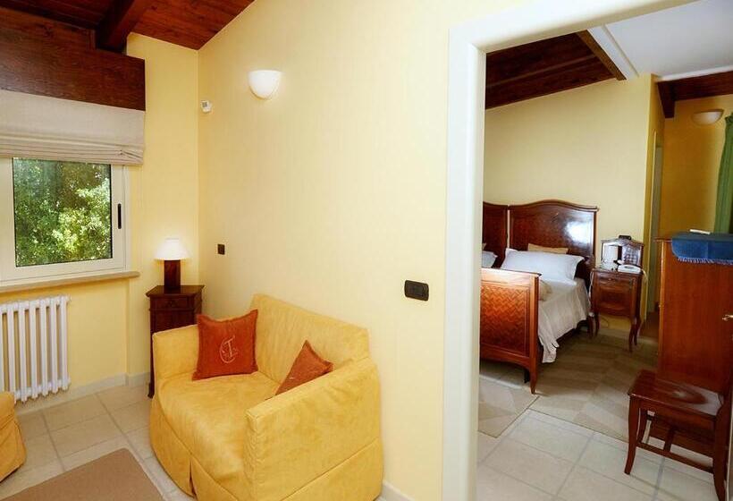 غرفة قياسية ثلاثية, Tenuta Monaci La Murra