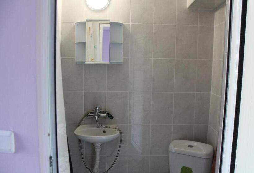 اتاق اکونومی, Family Hotel Ludo
