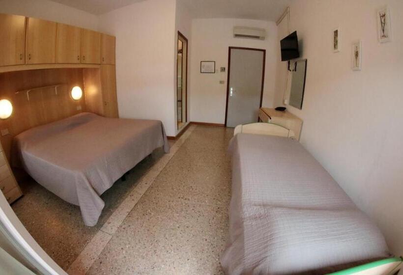 标准单人间, Albergo Rosa