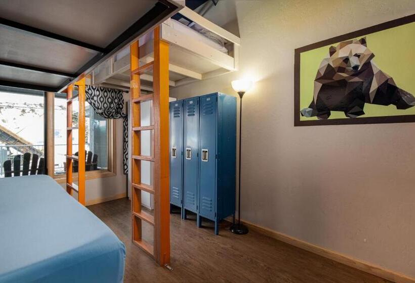 공동 객실, The Bunkhouse