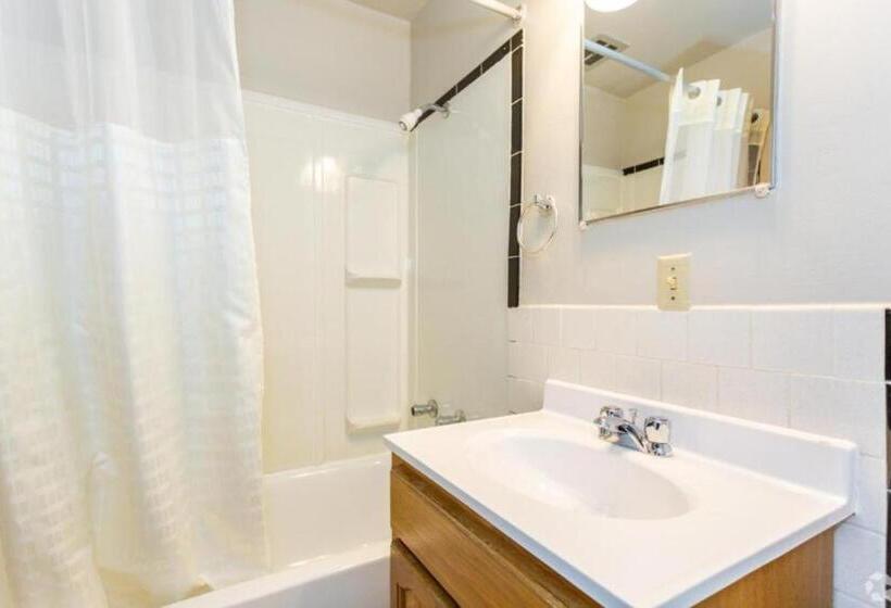 带大床的标准间, Anchor Bay Inn Near Winchester Bay