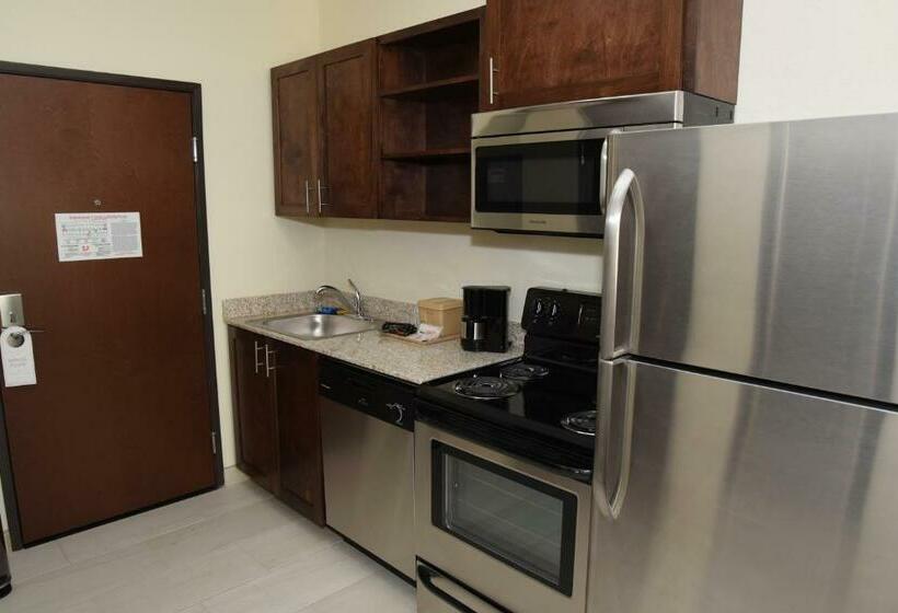 اتاق لوکس, Home Away Kitchen Suites Enid