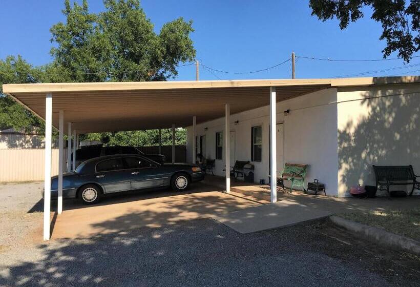 Четырехместный Номер Стандарт, Hunters Lodge Motel
