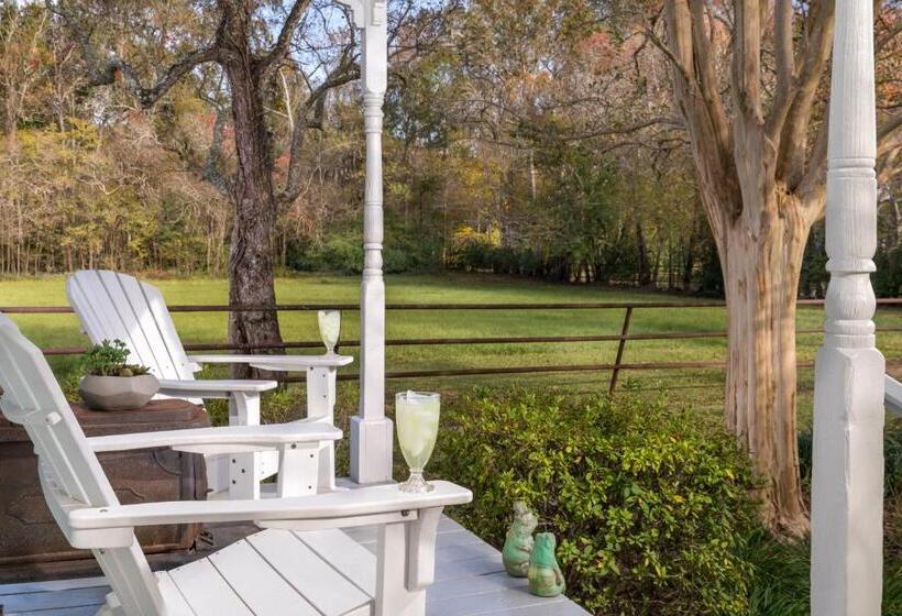 Номер Superior, Maison D'memoire Bed & Breakfast Cottages