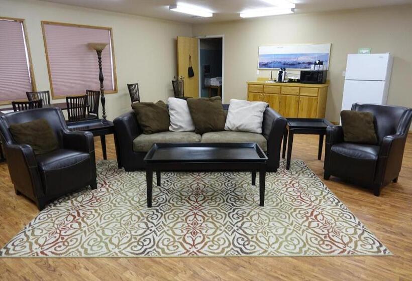 סטודיו אקזקיוטיב, Cowlitz River Lodge