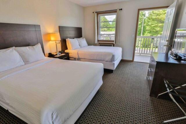Номер Стандарт с Балконом, Nader S Motel & Suites