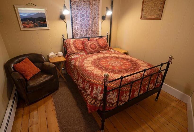 Номер Стандарт, The Notch Hostel