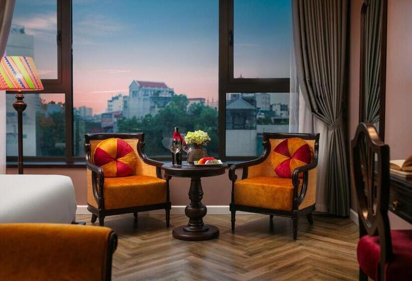 مجموعه ویستا شهر, Acoustic Premium Hotel & Spa