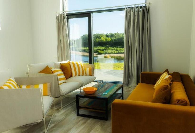 آپارتمان 1 خوابه, Gaujaclub   2 And 3 Room Design Lofts Riverside