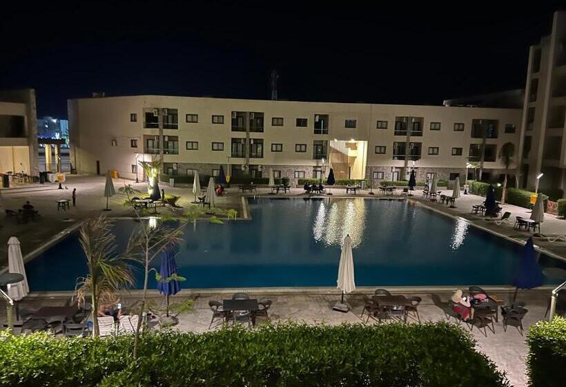 آپارتمان 1 خوابه با چشم‌انداز استخر, Grand Hills Village