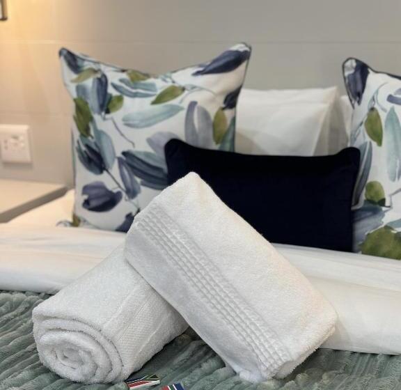 Люкс Deluxe Кровать Кинг, Accommodation Bedfordview   Hethersett Guesthouse