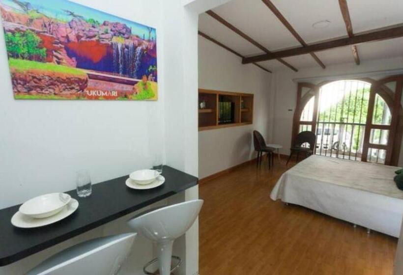 اتاق استاندارد سه تخته با بالکن, Albore Hostel Pereira