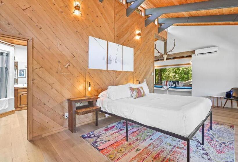 패밀리 스위트, Basecamp Lodge