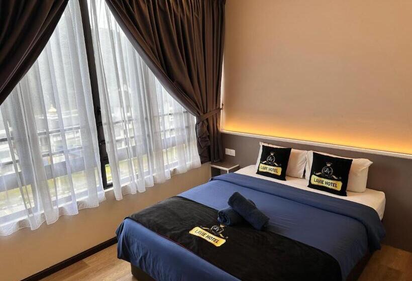Номер Deluxe, Lavie At Centrum