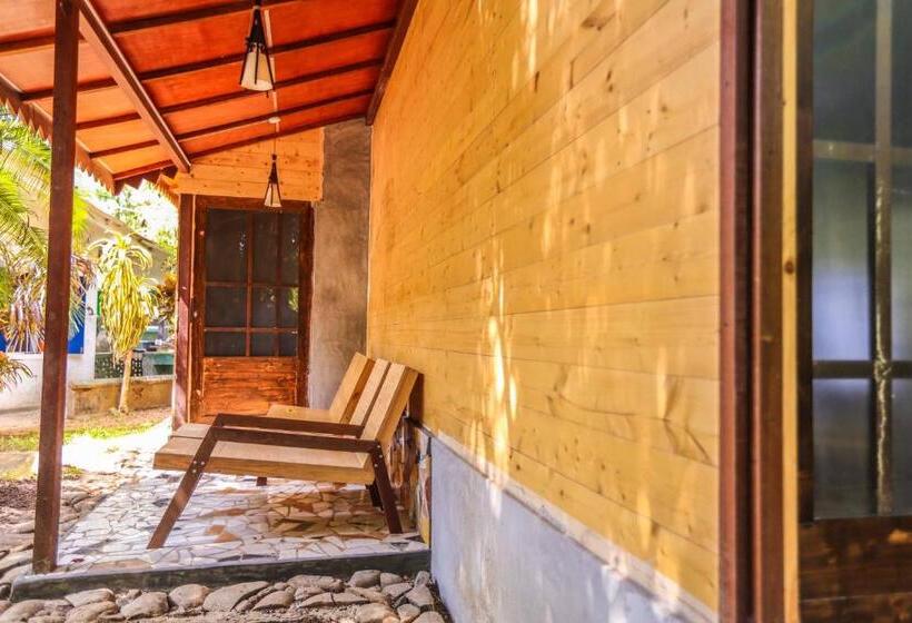 Трехместный Номер Deluxe, Beverly Hill Cabanas Hikkaduwa