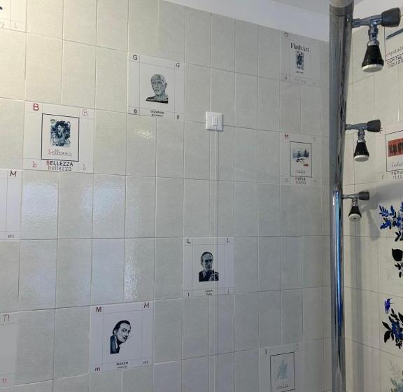 اتاق لوکس با بالکن و چشم‌انداز دریا, Spazio Diba